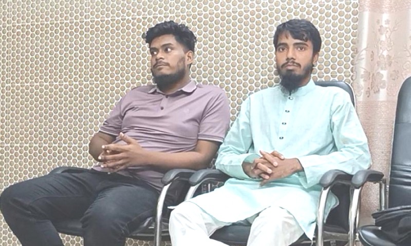 ৩ কোটি টাকার বিল তুলতে গিয়ে হাতেনাতে ২ শিক্ষার্থী আটক