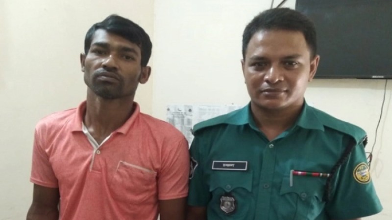 গণপিটুনির থেকে বাঁচতে, ৯৯৯ নম্বরে সহায়তা চাইলেন চোর!