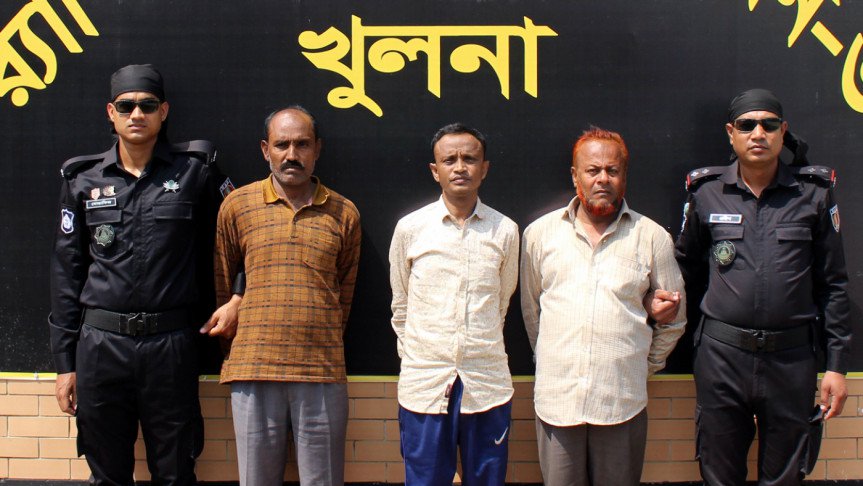 খুলনায় প্রতারণা মাধ্যমে কোটি টাকা আত্মসাতের অভিযোগে গ্রেপ্তার ৩