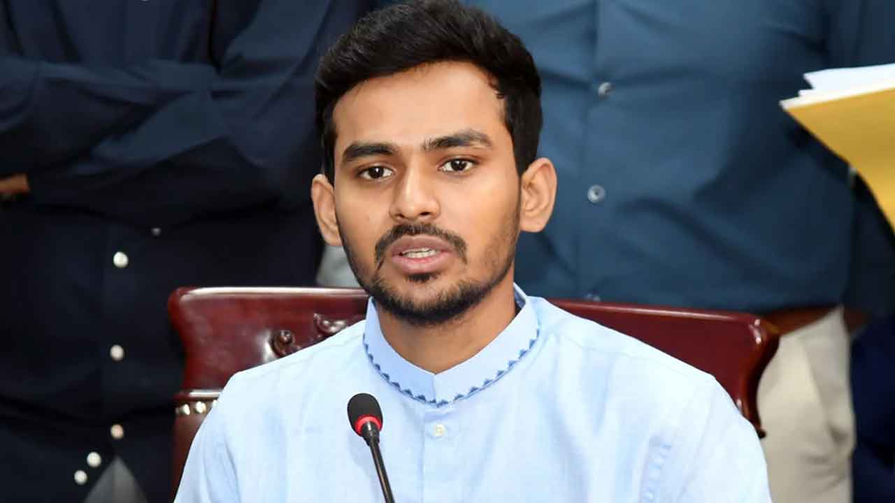 পিস্তল কেন, মিসাইল সঙ্গে রাখলেও আমরা কেউই নিরাপদ নই: আসিফ