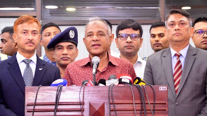 প্রয়োজনে গোপালগঞ্জে নিহতদের লাশ উত্তোলন করে ময়না তদন্ত :  স্বরাষ্ট্র উপদেষ্টা