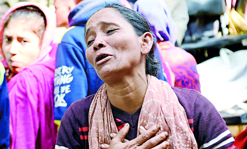  বস্তিতে আগুন, ঘুমের মধ্যেই চিরনিদ্রায় তিন ভাই-বোন