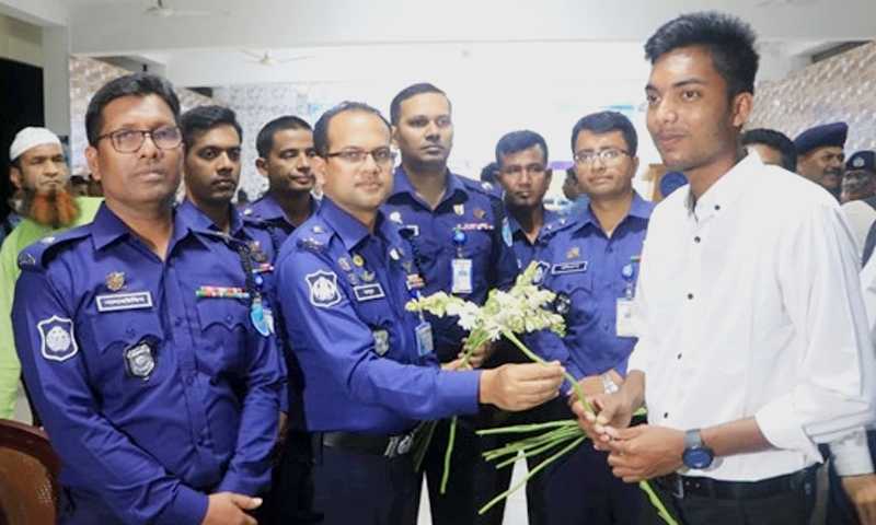 ‘সংসার টিকিয়ে রাখতে চাকরিটা আমার ভীষণ দরকার ছিল’