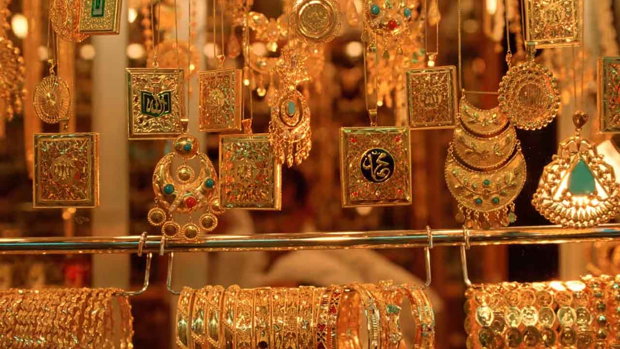 দেশের বাজারে কমল স্বর্ণের দাম, এখন ভরি কত