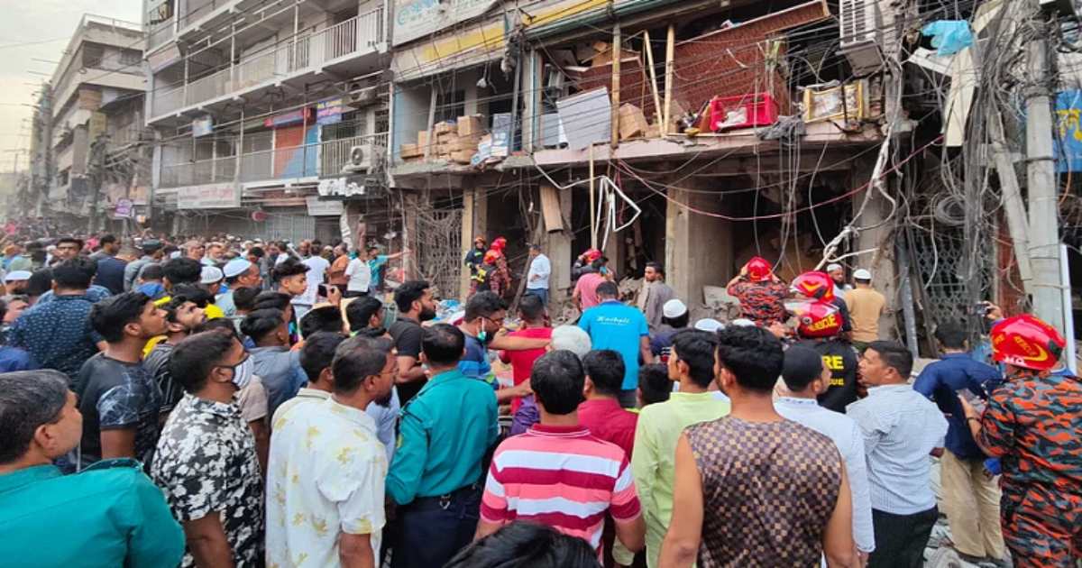গুলিস্তানে ভবনে বিস্ফোরণ, নিহত বেড়ে ৮, আহত শতাধিক