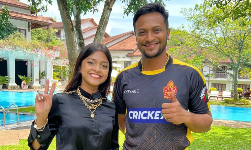 ‘মানিকে মাগে হিতে’গায়িকা ইয়োহানির সঙ্গে গাইলেন সাকিব