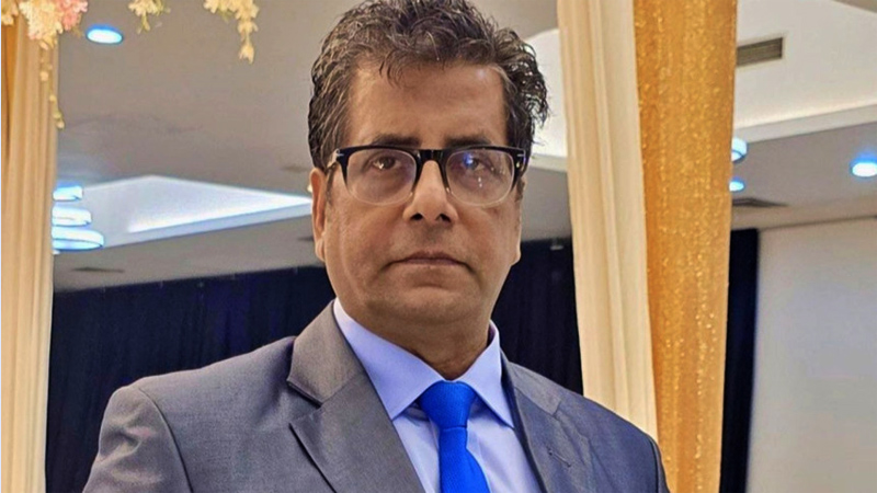 সাংবাদিক আনিস আলমগীর ডিবি কার্যালয়ে