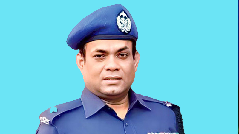 ফ্ল্যাট, প্লট, ঘের, খামার—সবই আছে অপূর্বর