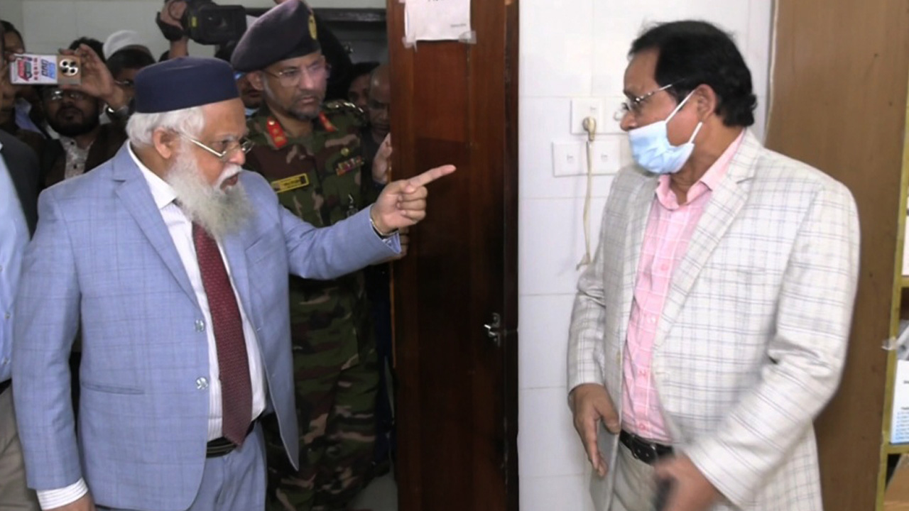 ডিজির সঙ্গে তর্কে জড়ানো চিকিৎসককে অব্যাহতি ও শোকজ