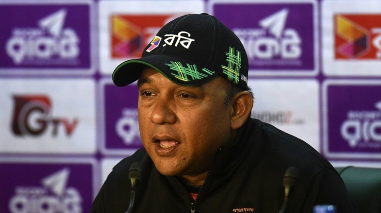 ক্রিকেট অপারেশন্স কমিটির বিরুদ্ধে বোমা ফাটালেন : সুজন