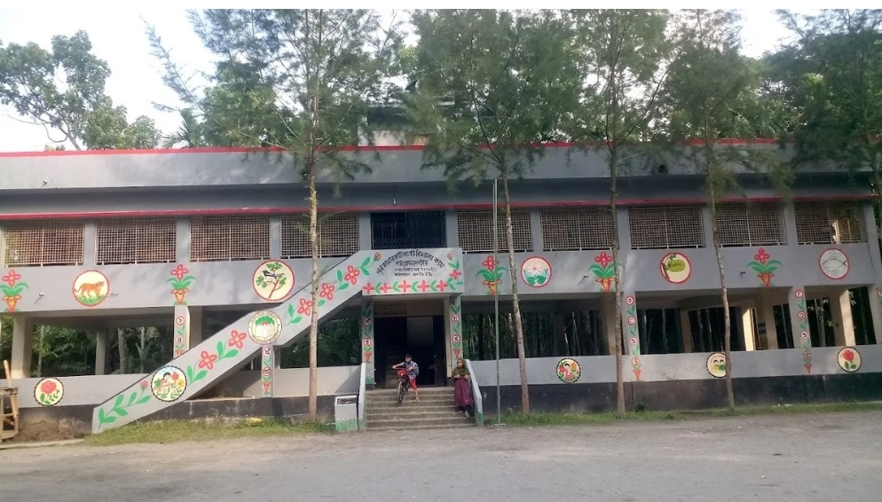 পরীক্ষা না দিয়েও ট্যালেন্টপুলে বৃত্তি পেলো সাতক্ষীরার এক শিক্ষার্থী