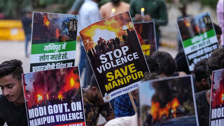 সেই ‘ভয়ঙ্কর’ ভিডিও দেখে উত্তাল ভারতের রাজনৈতিক অঙ্গন