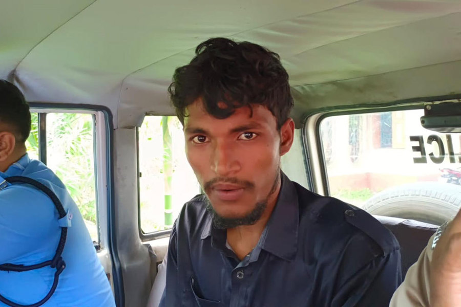 ভিজিটিং কার্ড ছাপিয়ে খুনের অর্ডার নিতেন বুলেট!