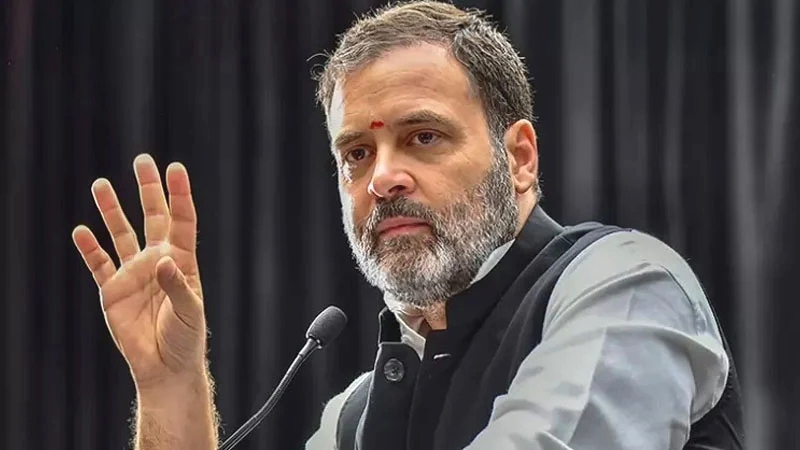 ভারতীয় সেনাবাহিনী নিয়ে অবমাননাকর মন্তব্য করায় রাহুল গান্ধীকে তলব