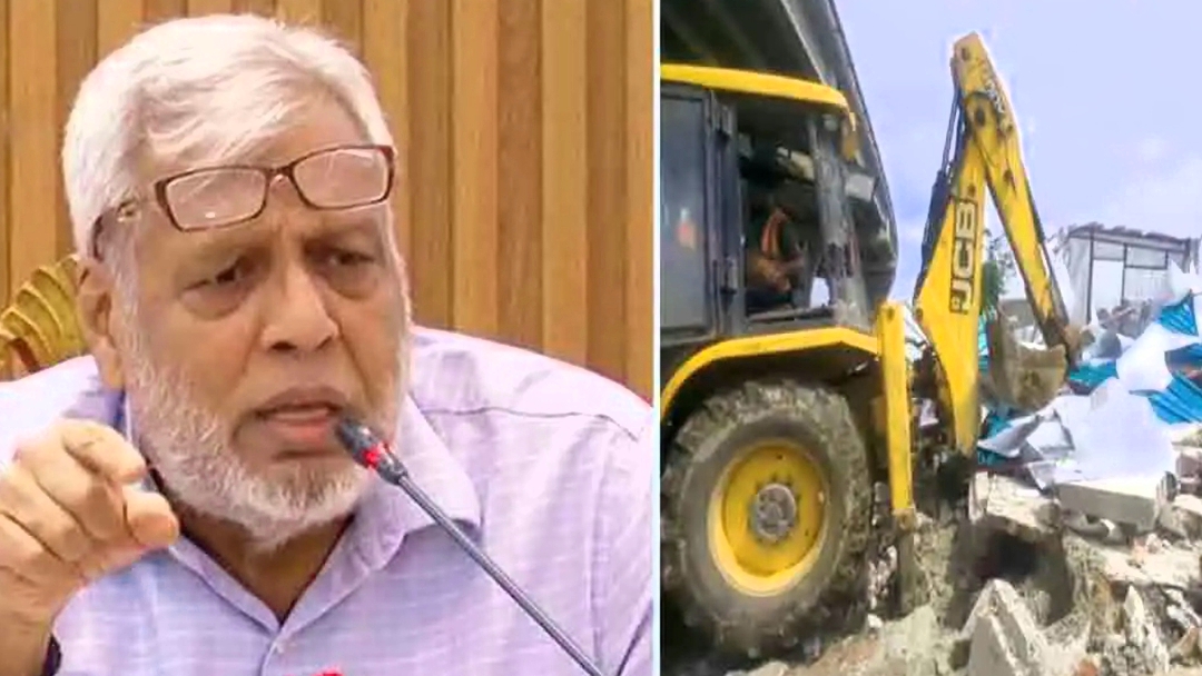 রেলের জমিতে অস্থায়ী মণ্ডপ, ‘উচ্ছেদ’ প্রসঙ্গে যা বললেন উপদেষ্টা