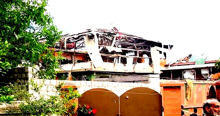 পাকিস্তানে দুই মসজিদসহ ২৪ স্থাপনায় হামলা চালিয়েছে ভারত
