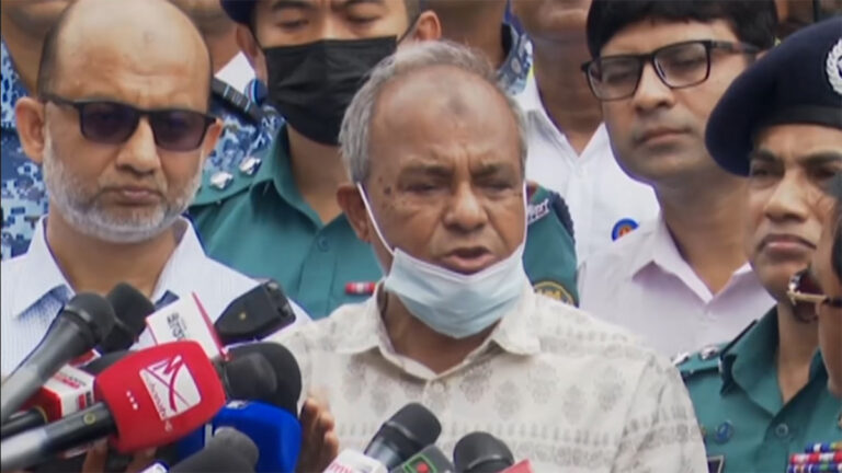 মালয়েশিয়া থেকে ফেরত ৩ প্রবাসী জঙ্গি নয়: স্বরাষ্ট্র উপদেষ্টা