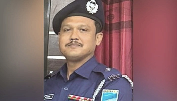 বৈষম্যবিরোধী ছাত্র নেতার কাছে জিলাপি খেতে চাইলেন ওসি